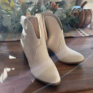 Sonoma Cream Suede Western Ankle Booties - Size 7.5